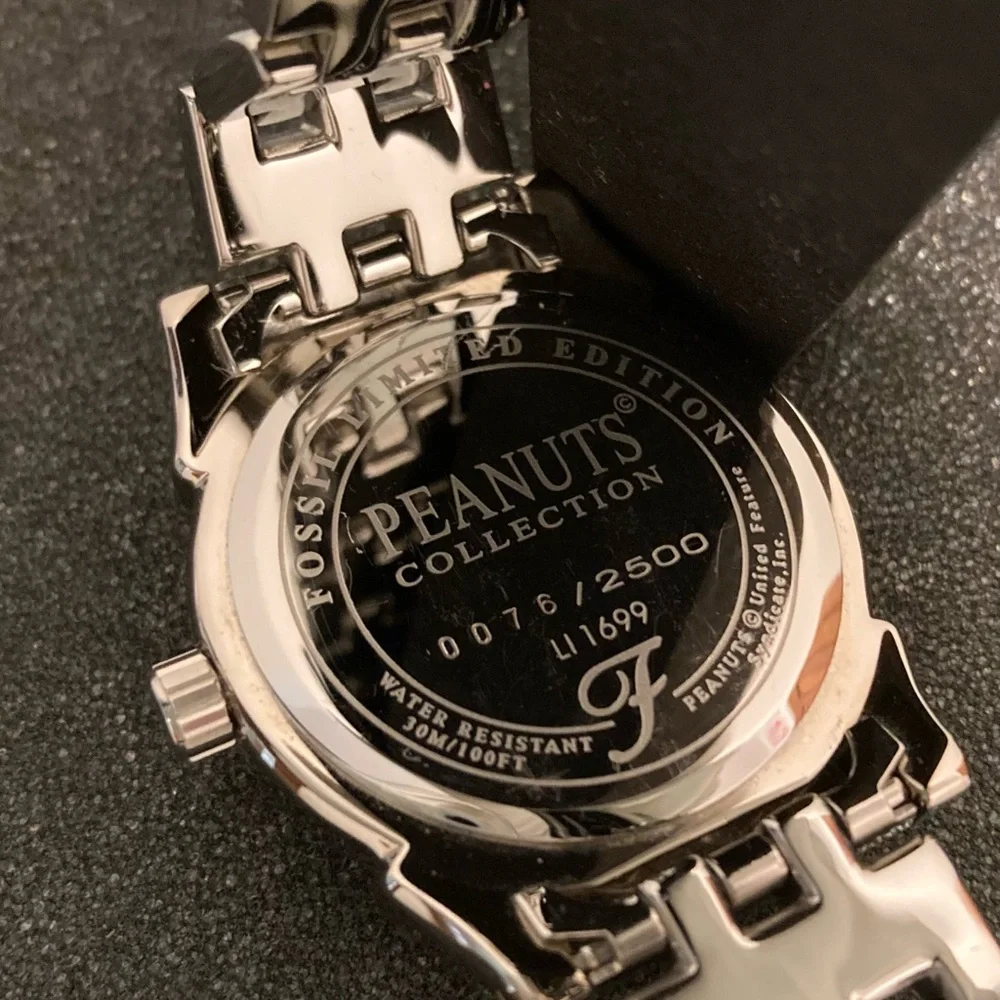 Fossil Snoopy Limited Edition Watch - Picture 10 of 15